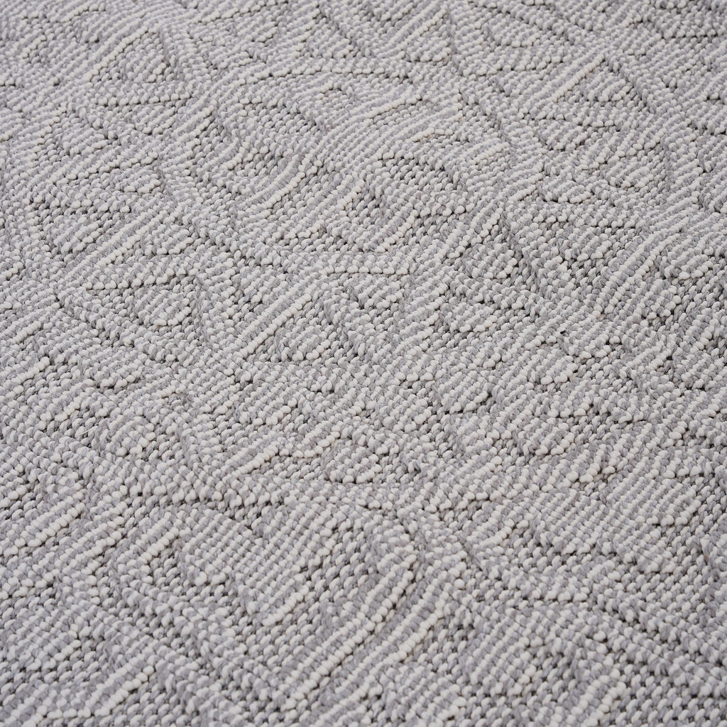 Medallion Indoor Outdoor Area Rug, 5x7 White Ivory Tasseled Polypropylene Rug for Living Room