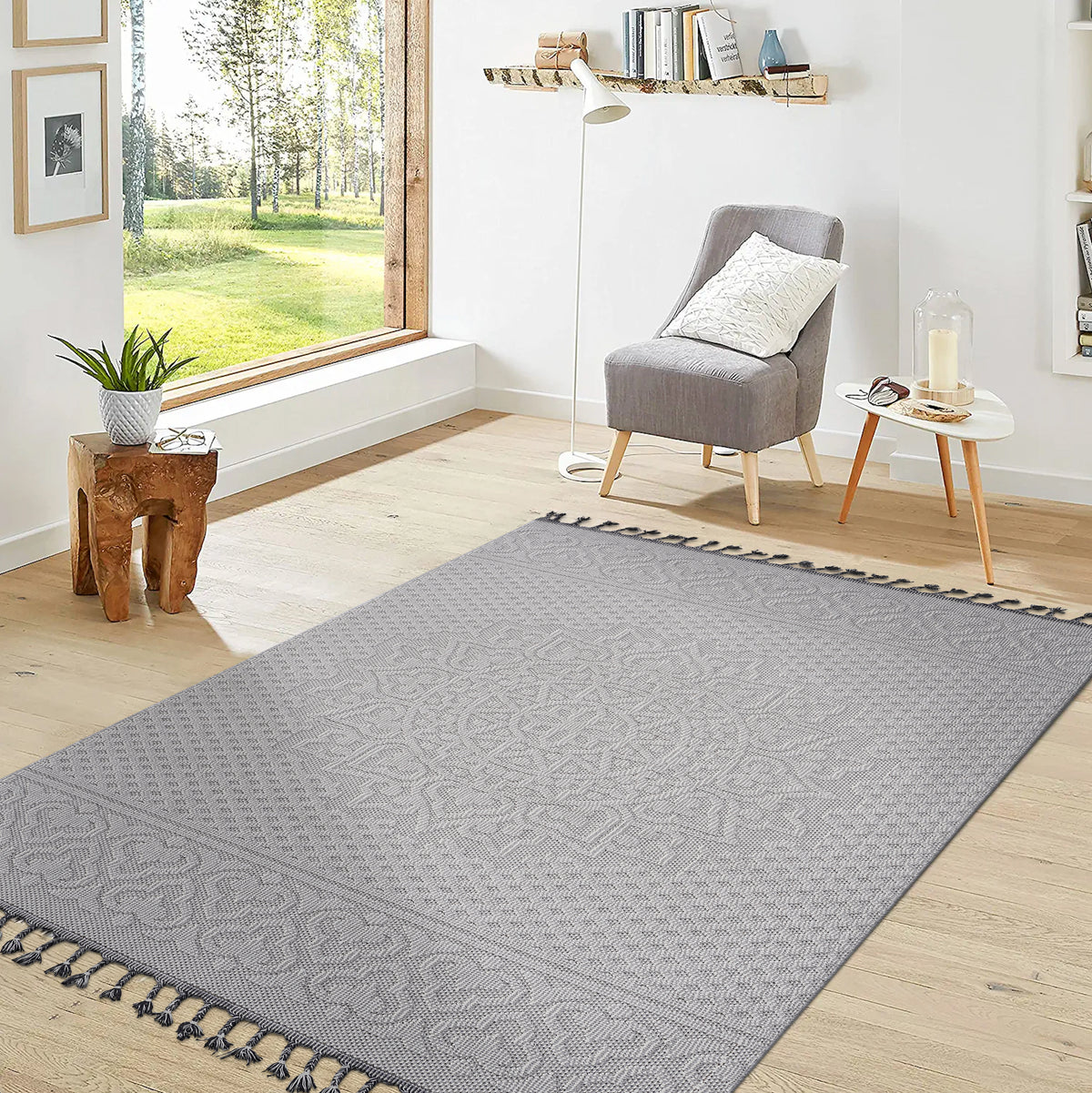 Medallion Indoor Outdoor Area Rug, 5x7 White Ivory Tasseled Polypropylene Rug for Living Room